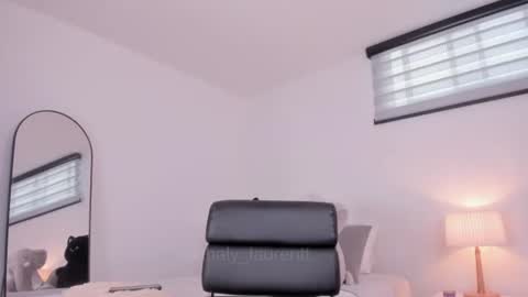 nathaly_laurentt online show from June 15, 12:51 pm