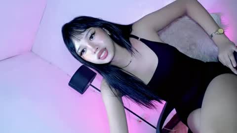 itsyourgirl kiara online show from June 19, 1:04 pm