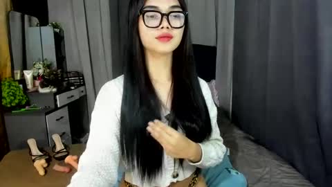 emma online show from June 11, 9:35 pm