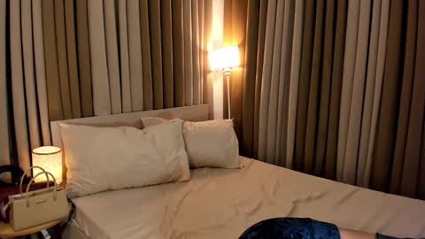 naughty_hunk_yuki online show from January 14, 8:34 am