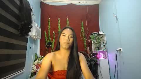 Snapshot of naughtygrace4u chatting on October 25, 5:19 pm Aina online show from October 25, 5:19 pm