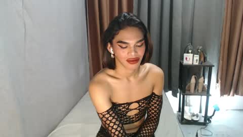 neomi online show from August 2, 2:01 am