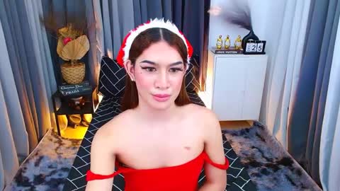 Nicole online show from December 25, 5:05 am