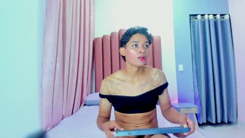 nicoll xx online show from June 2, 1:46 pm