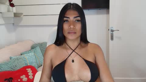 Nicolle Bustamante online show from October 10, 1:56 pm