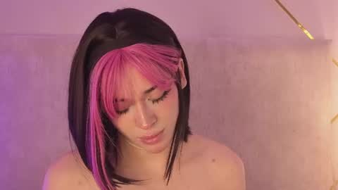 nioki_ online show from June 18, 11:48 am