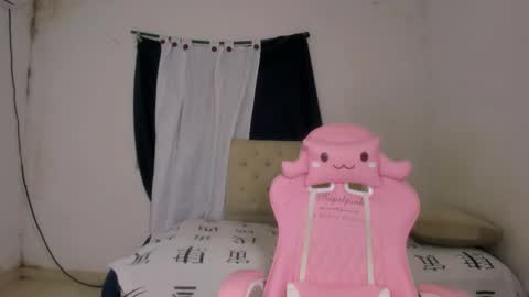 Snapshot of noah_cute18 chatting on September 26, 9:23 pm Noah online show from September 26, 9:23 pm