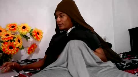 Noah Millers online show from November 1, 4:59 pm