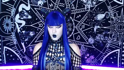 caroline online show from April 1, 11:35 pm