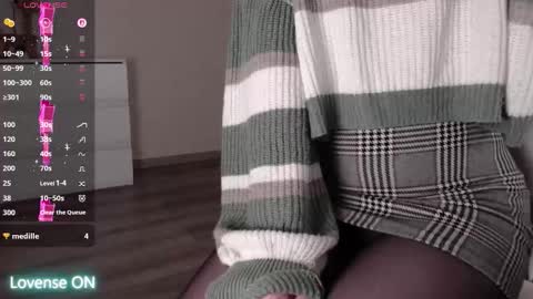 noelleneptune online show from February 27, 2:17 am