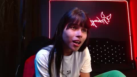 Noha Thomson online show from November 18, 4:45 am