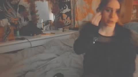 Lucy online show from October 25, 2:28 am