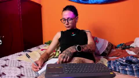 Evan online show from August 3, 9:04 am
