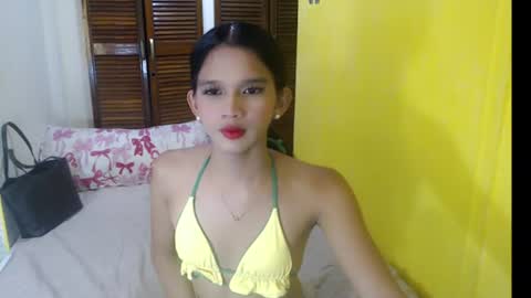 nova_licious online show from June 22, 10:56 am