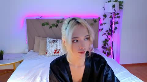 Ami and Maddy online show from June 12, 10:47 am
