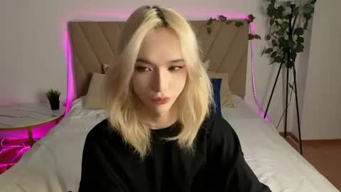 Ami and Maddy online show from June 17, 2:51 pm