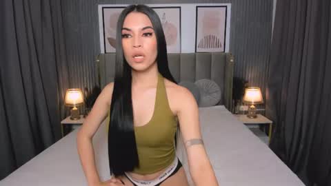 olivia_hotcummer online show from July 6, 5:36 am