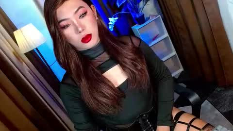 Miss OLIVIA online show from November 21, 10:05 am