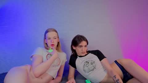 oliviaapink online show from February 9, 9:54 pm