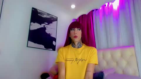 oliviahot01 online show from February 9, 2:07 am