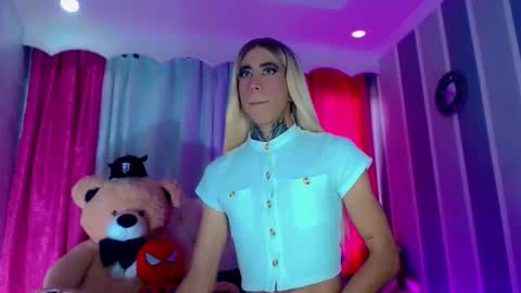 oliviahot01 online show from March 27, 1:45 pm