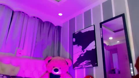 oliviahot01 online show from June 10, 3:39 am