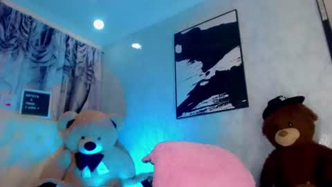 oliviahot01 online show from July 3, 3:23 am