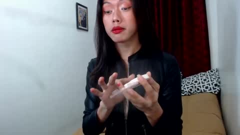 oliviaknightx online show from January 3, 3:22 pm