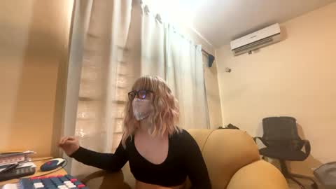 amy 3 online show from December 30, 6:38 pm