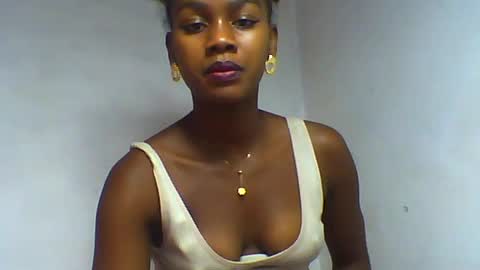 oooorazanasoa online show from June 14, 7:42 am