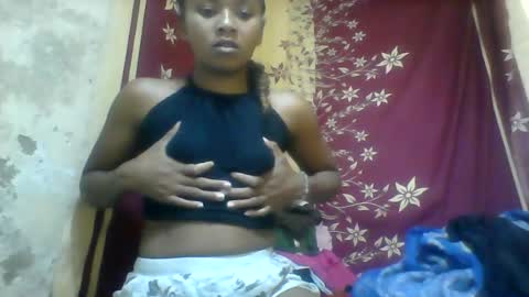oooozafiette online show from June 28, 5:28 pm