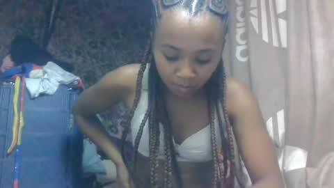 oooozafiette online show from August 3, 4:24 pm