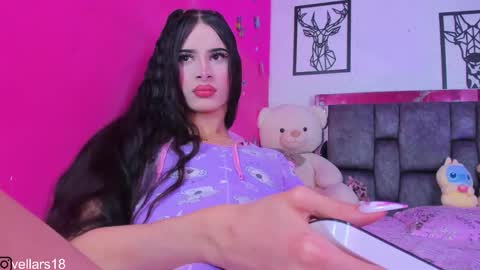 vella online show from March 16, 8:01 pm