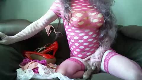 Snapshot of ovoplays chatting on September 29, 9:20 am Chloeeee xxx online show from September 29, 9:20 am