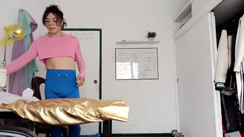 Jeannifer online show from October 8, 2:18 pm