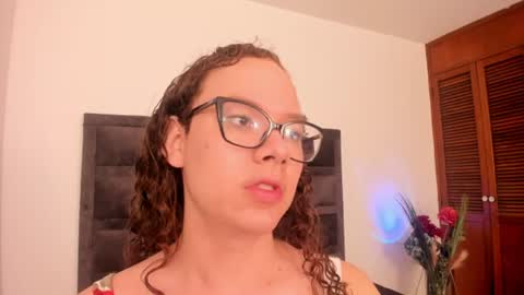 PARIS LOVE  online show from August 3, 11:16 am