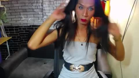 paulaontop online show from December 19, 8:24 am