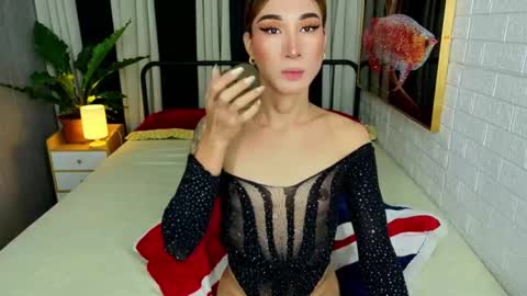 Snapshot of perfectstranger_ chatting on October 22, 1:40 am Chloe online show from October 22, 1:40 am