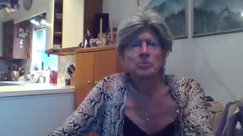 phillipa online show from December 11, 4:42 pm