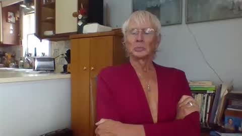 phillipa online show from November 11, 4:53 pm