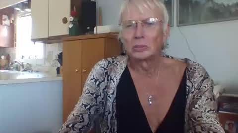 phillipa online show from November 20, 5:46 pm