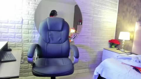 pia__diamond online show from July 29, 4:00 am