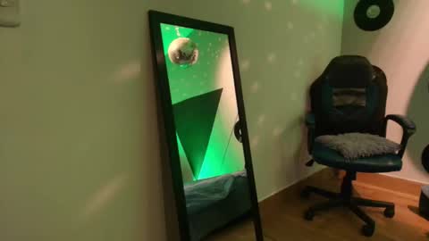 Dani online show from December 16, 2:27 am