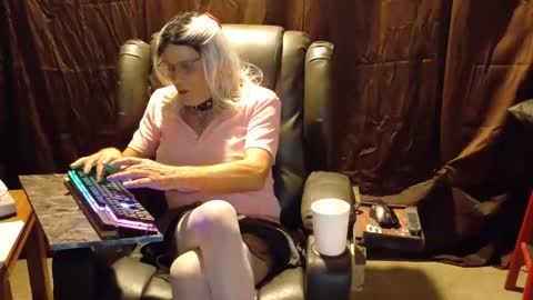 playtoy online show from February 24, 5:43 am