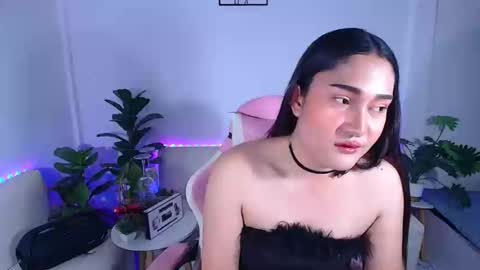 Snapshot of ploysaithailand chatting on October 4, 8:04 am Ploysai online show from October 4, 8:04 am