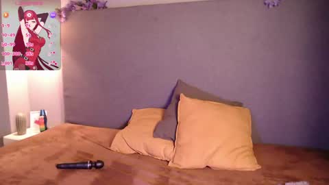  Luna  online show from March 7, 5:42 pm