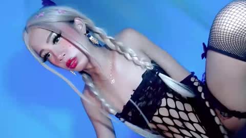 GODDESS PRECIOUS online show from November 10, 1:23 pm