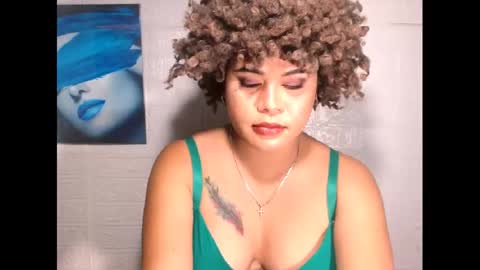 Snapshot of prettydiannara chatting on February 6, 12:43 am prettydiannara online show from February 6, 12:43 am