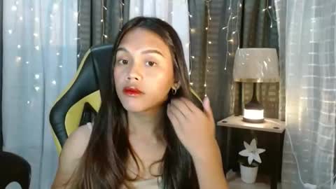 Snapshot of princessrynn chatting on October 22, 10:17 am princessrynn online show from October 22, 10:17 am