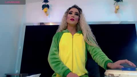 priscilarainbow online show from June 25, 4:00 pm